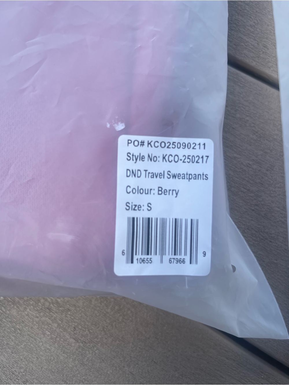 Comfrt DND Travel Sweatpants Berry - Picture 3 of 5